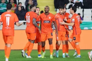 Ομόνοια-Καρμιώτισσα: 4η σερί (δύσκολη) νίκη και… βλέπει ντέρμπι "αιωνίων" (φώτος)