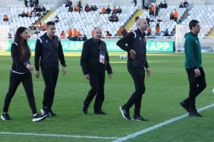 ΑΠΟΕΛ-Ομόνοια: Γαλαζοκίτρινη κυριαρχία με τριάρα και... κορυφή! (Φώτος)