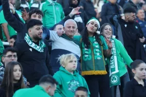 ΑΠΟΕΛ-Ομόνοια: Γαλαζοκίτρινη κυριαρχία με τριάρα και... κορυφή! (Φώτος)