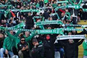 ΑΠΟΕΛ-Ομόνοια: Γαλαζοκίτρινη κυριαρχία με τριάρα και... κορυφή! (Φώτος)