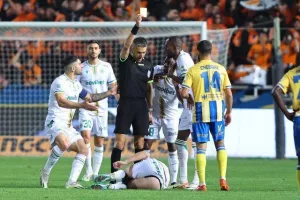 ΑΠΟΕΛ-Ομόνοια: Γαλαζοκίτρινη κυριαρχία με τριάρα και... κορυφή! (Φώτος)