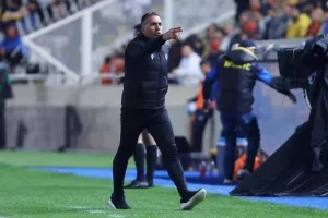 ΑΠΟΕΛ-Ομόνοια: Γαλαζοκίτρινη κυριαρχία με τριάρα και... κορυφή! (Φώτος)