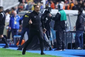 ΑΠΟΕΛ-Ομόνοια: Γαλαζοκίτρινη κυριαρχία με τριάρα και... κορυφή! (Φώτος)