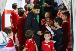 Νέα Σαλαμίνα-Ομόνοια: 3η σερί… και είπε “ευχαριστώ” στα δώρα (Φώτος)