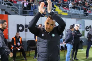 Νέα Σαλαμίνα-Ομόνοια: 3η σερί… και είπε “ευχαριστώ” στα δώρα (Φώτος)