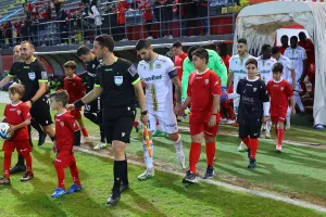 Νέα Σαλαμίνα-Ομόνοια: 3η σερί… και είπε “ευχαριστώ” στα δώρα (Φώτος)