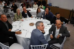 ΑΝΟ/ Χριστουγεννιάτικο (οικογενειακό) πάρτι! (Φώτος)