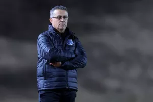 Καρμιώτισσα-Απόλλων: "Xιτσκοκικό" φινάλε με 7 γκολ και ΔΙΠΛΟ στο 90+6!