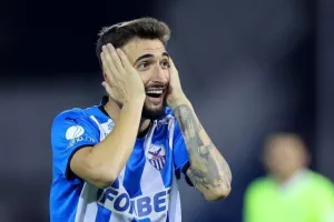 Ανόρθωση-ΑΕΚ: "Χ"άλασε νωρίς, κρίθηκε... στις αποβολές