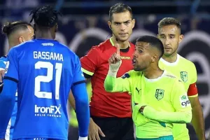 Ανόρθωση-ΑΕΚ: "Χ"άλασε νωρίς, κρίθηκε... στις αποβολές