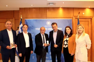 Συνάντηση της ηγεσίας του ΚΟΑ με Γιάννη Βρούτση και Γιώργο Μαυρωτά στην Αθήνα