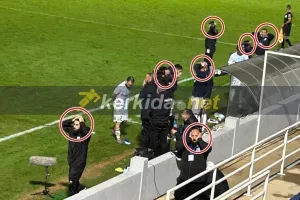 Όλοι... τα κεφάλια τους!