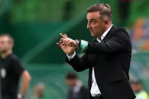 «Αναλαμβάνει τον Ολυμπιακό ο Κάρλος Καρβαλιάλ»