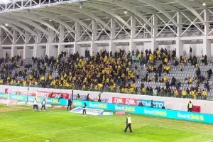 ΑΕΛίστες/ Μετά την τεσσάρα, τα... έχωσαν στους παίκτες: "Βγάλτε την φανέλα..." (Βίντεο Kerkida)