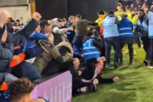 Τρέλα στον πάγκο της Άρσεναλ για το... buzzer beater του Ράις (Βίντεο)