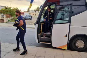 Η άφιξη της ΑΕΛ (Φώτος)