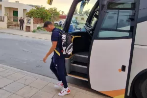 Η άφιξη της ΑΕΛ (Φώτος)