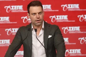 Στέφανος Κασσελάκης: Μπέρδεψε τον Ηράκλειτο με τον Ηρόδοτο (βίντεο)