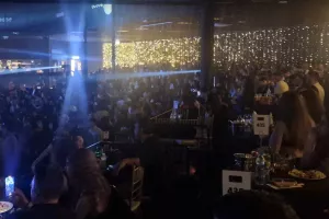 (ΦΩΤΟΣ/ΒΙΝΤΕΟ kerkida) Ο ''ερυθρόλευκος'' Χριστουγεννιάτικος χορός 