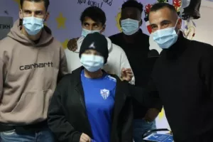 Πανέμορφη κίνηση: Μοίρασε δώρα και χαρά! (Φώτος)
