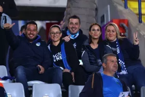 Πάφος-ΑΠΟΕΛ: Πάει στο "αιώνιο" με φόρα από τη… χρυσή κεφαλιά του Τσεμπάκ