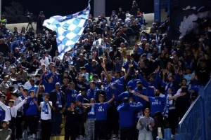 Πάφος-ΑΠΟΕΛ: Πάει στο "αιώνιο" με φόρα από τη… χρυσή κεφαλιά του Τσεμπάκ