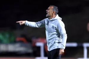 Πάφος-ΑΠΟΕΛ: Πάει στο "αιώνιο" με φόρα από τη… χρυσή κεφαλιά του Τσεμπάκ