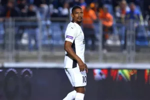 Πάφος-ΑΠΟΕΛ: Πάει στο "αιώνιο" με φόρα από τη… χρυσή κεφαλιά του Τσεμπάκ