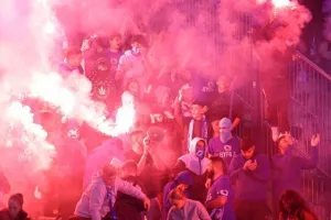 Πάφος-ΑΠΟΕΛ: Πάει στο "αιώνιο" με φόρα από τη… χρυσή κεφαλιά του Τσεμπάκ