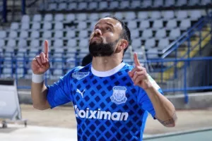 Καρμιώτισσα-Απόλλων: "Xιτσκοκικό" φινάλε με 7 γκολ και ΔΙΠΛΟ στο 90+6!