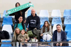 Καρμιώτισσα-ΑΕΖ: Το... μοίρασαν δύο Κύπριοι (Φώτος)