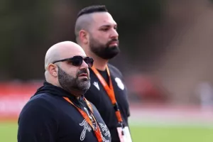 Καρμιώτισσα-ΑΕΖ: Το... μοίρασαν δύο Κύπριοι (Φώτος)