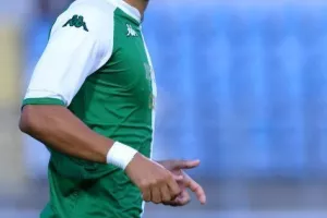 Καρμιώτισσα-ΑΕΖ: Το... μοίρασαν δύο Κύπριοι (Φώτος)