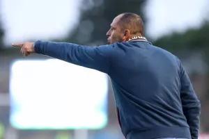 Καρμιώτισσα-ΑΕΖ: Το... μοίρασαν δύο Κύπριοι (Φώτος)