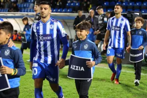 Είσοδος Εθνικός-ΑΝΟ με πανό/"Ως πότε; Τόσο κοντά και από 1974 τόσο μακριά"