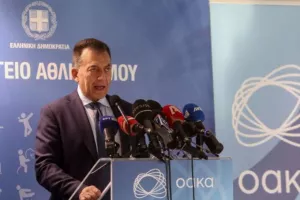 «Κόκκινο» από Βρούτση και για τις σουίτες των γηπέδων