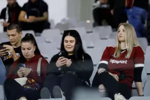 (Φωτορεπορτάζ) Ο κόσμος στο Άρης - Σπάρτα Πράγας