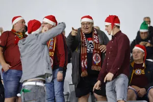Κόκκινος Άης Βασίλης!