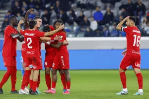 Απόλλων-Νέα Σαλαμίνα: Ερυθρόλευκο... μάγκικο διπλό - Γαλάζια απογοήτευση (Φώτος)