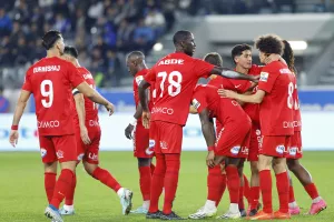 Απόλλων-Νέα Σαλαμίνα: Ερυθρόλευκο... μάγκικο διπλό - Γαλάζια απογοήτευση (Φώτος)