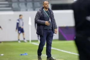 Άρης-ΑΕΖ: Ένα γκολ ήταν αρκετό για να επιστρέψει στις νίκες (φώτος)