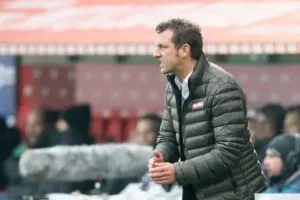 ΑΚΥΡΟ η πτήση/ Weinzierl