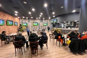Ανακαίνιση και Sports Bar (φώτος)