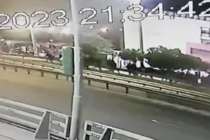 Επεισόδια στου Ρέντη: Βίντεο ντοκουμέντο από την έφοδο των χούλιγκαν κατά των αστυνομικών