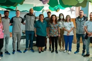 Όμορφη κίνηση από τον Απόλλωνα με δώρα και ευχές