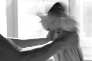 Εφιάλτης με βρέφος: Η νταντά το ταρακούνησε κα του άφησε μόνιμη αναπηρία - "Είδα το κεφάλι του να τινάζεται"