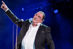ΠΑΟΚ για Βασίλη Καρρά: "Αποχαιρετούμε έναν μεγάλο λαϊκό τραγουδιστή και γνήσιο ΠΑΟΚτση"