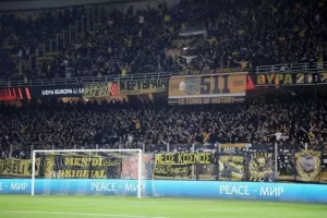 Έπαθαν πλάκα στην Μπράιτον!: Η φωτογραφία με τα… ντεσιμπέλ από το πέταλο της ΑΕΚ!