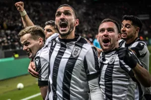 ΠΑΟΚ: Οι φανέλες από τον θρίαμβο κόντρα στην Άιντραχτ σε δημοπρασία για καλό σκοπό
