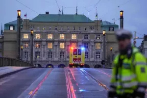 Μακελειό στην Πράγα: Βρέθηκε νεκρός και ο πατέρας του δράστη